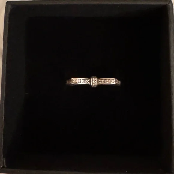 Pandora Ring Sparkling Bow 190906CZ (US size 7) - Picture 5 of 11